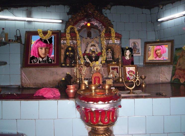 Click image for larger version

Name:	shrine.jpg
Views:	378
Size:	68,1 KB
ID:	184735