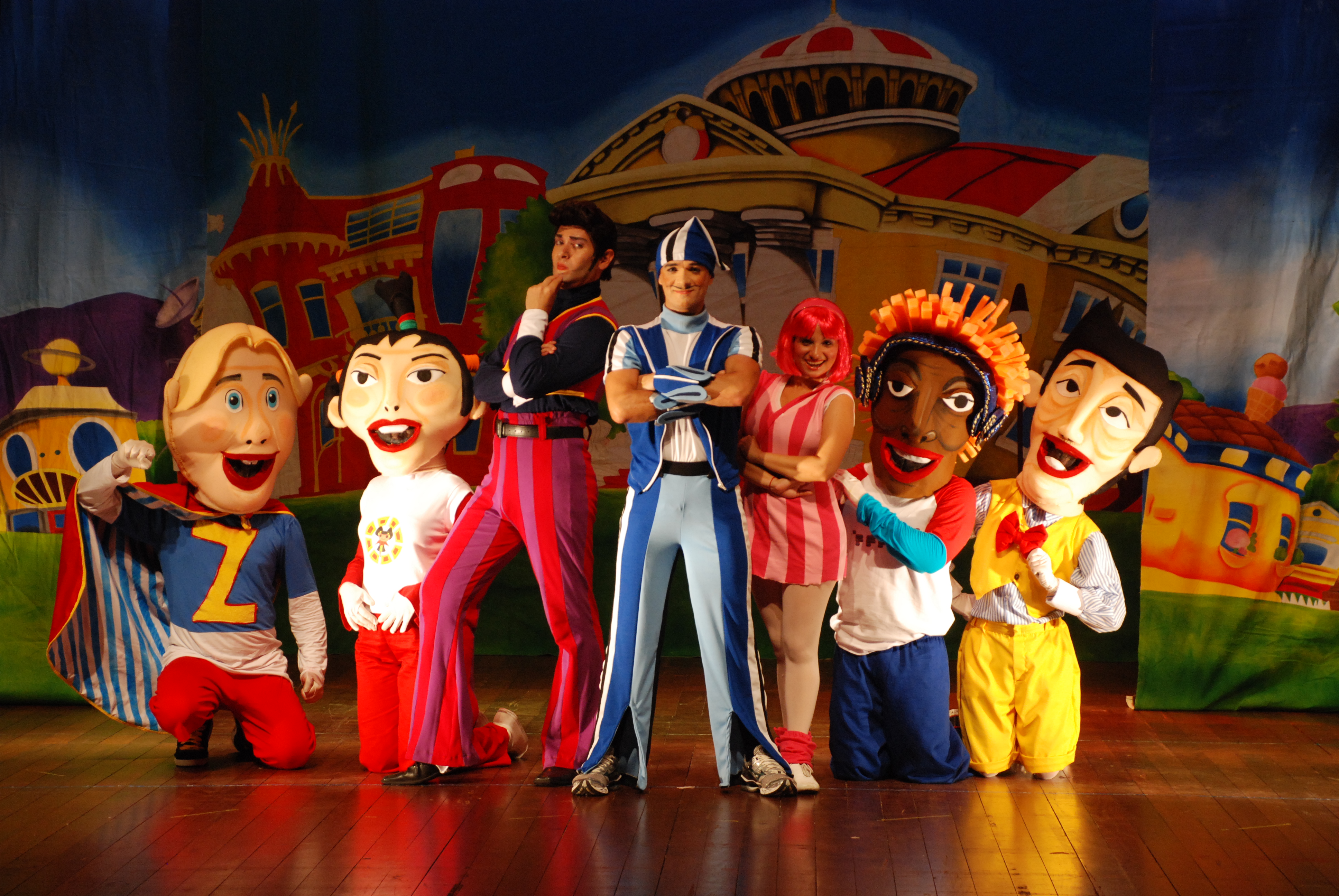 Click image for larger version  Name:	LAZYTOWN 100zq.jpg Views:	1 Size:	4.53 MB ID:	148749