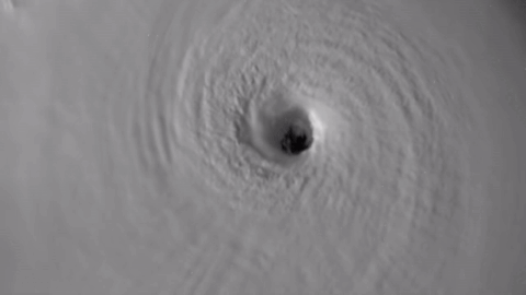 Click image for larger version

Name:	milton-hurricane.gif
Views:	116
Size:	2,58 MB
ID:	200765