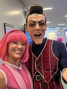 Click image for larger version  Name:	show-latibaer-steph-robbie.jpg Views:	0 Size:	822,9 KB ID:	213181