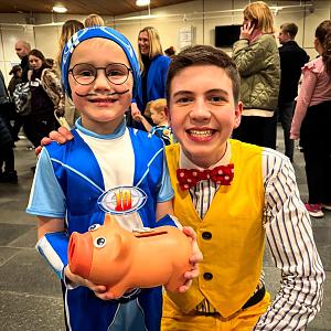 Click image for larger version  Name:	show-latibaer-stingy.jpg Views:	0 Size:	849,4 KB ID:	213182